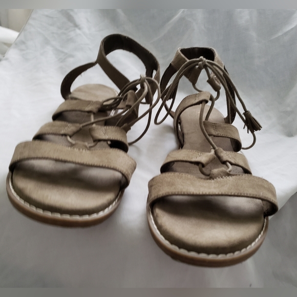 Old Navy Sandals Sz 10 - Picture 3 of 9